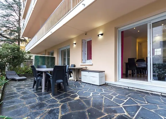 Très Beau Terrasse Les Pins